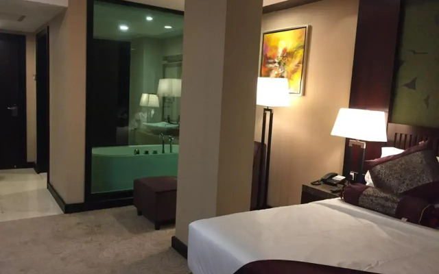 Royale Signature Hotel