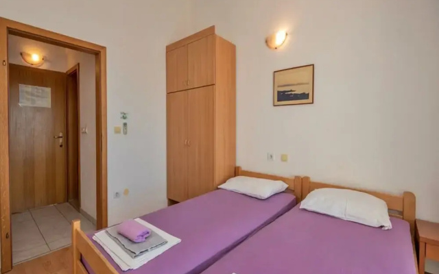 Charming 1 Bedroom Apartment in Makarska