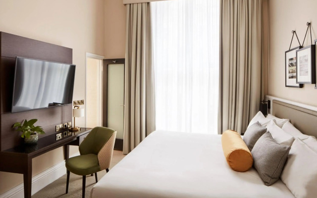 The Clermont London, Victoria