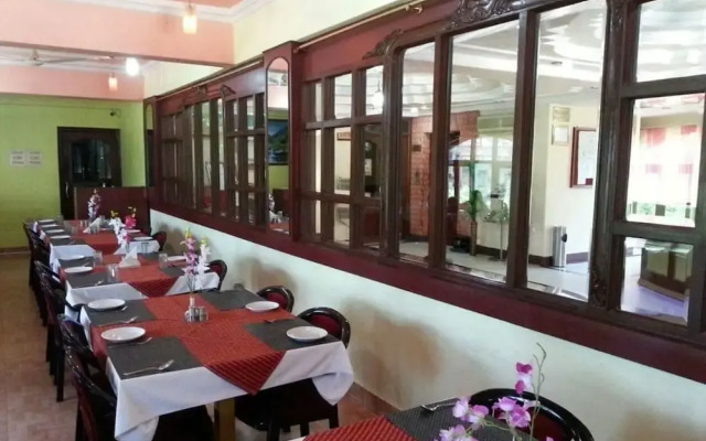 Hotel Mahadev Palace