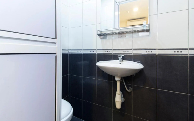 OYO 124 Hotel Seniman Sentul (Sanitized Stay)