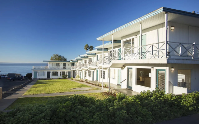 The Tides Oceanview Inn and Cottages