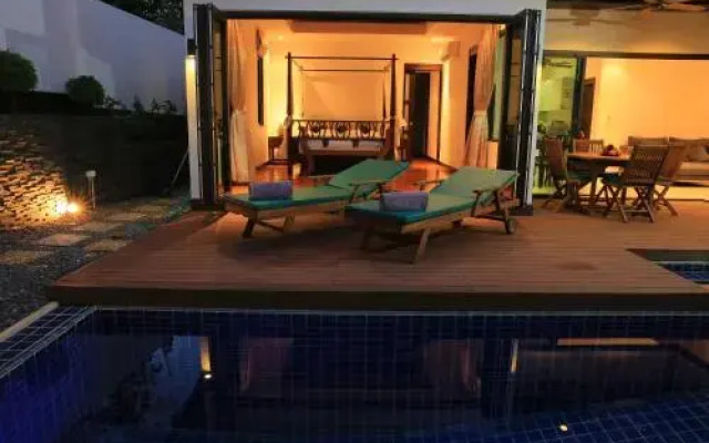 Naiharn Beach Villa