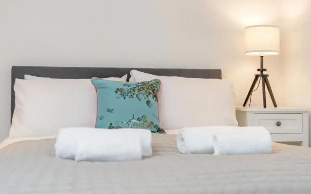 The Sandport Way Residence