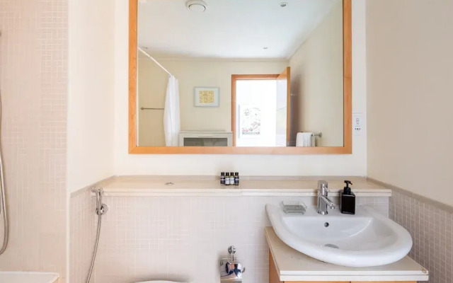 Elegant 2BR With Magnificent Marina Views!