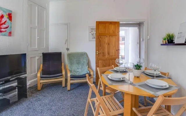 Stayzo House Accommodation - Coventry Free Parking