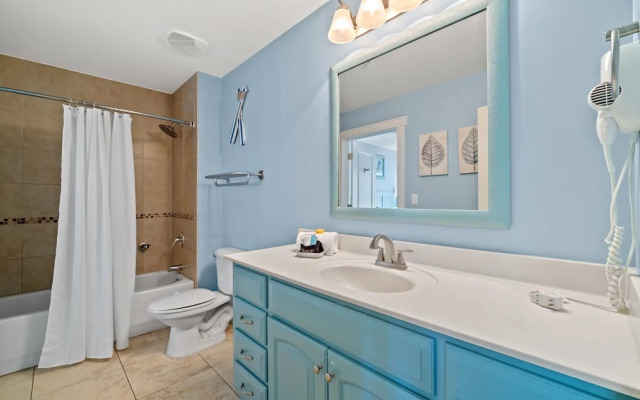 Warm and Inviting 1 Bd 1 Ba Condo With Breathtaking Gulf Views