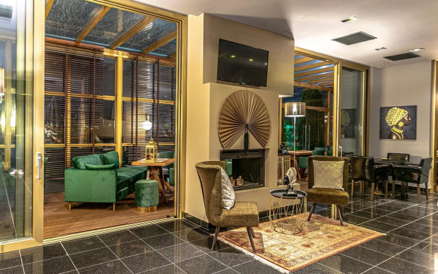 Golden Suites & Spa