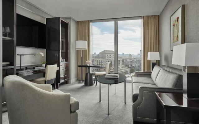 Four Seasons Hotel One Dalton Street, Boston