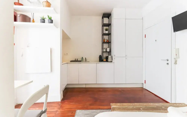 Santos Tiny Studio II by Homing