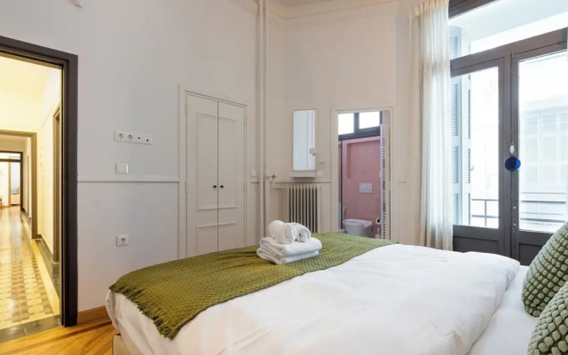 Meadows - Luxury 3-Bedroom Apt in Athens
