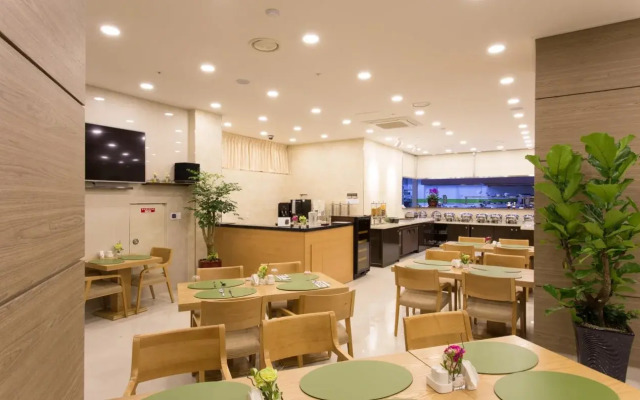 H Avenue Hotel