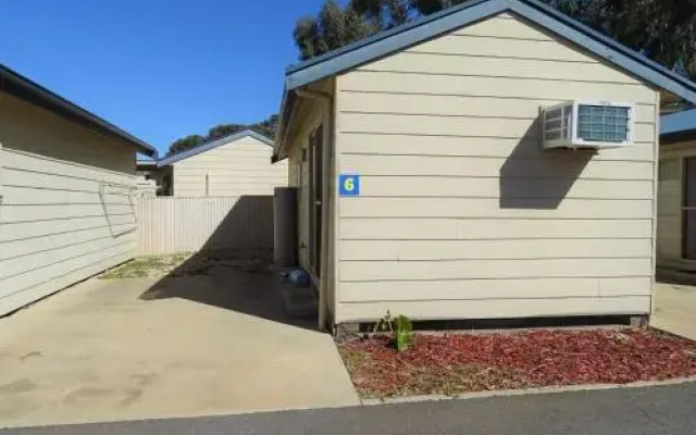 Moonta Bay Cabins
