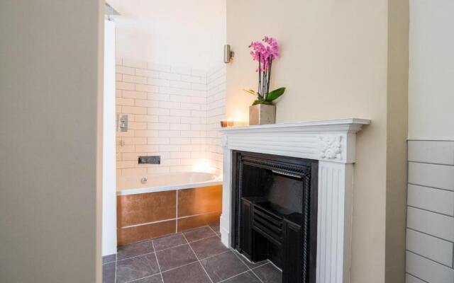 Berkeley Square Hotel