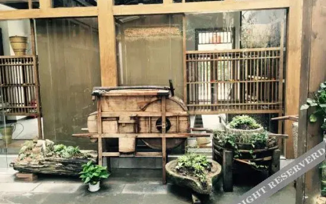 Enshi love Qingjiang hotel(Tujia daughter City store)