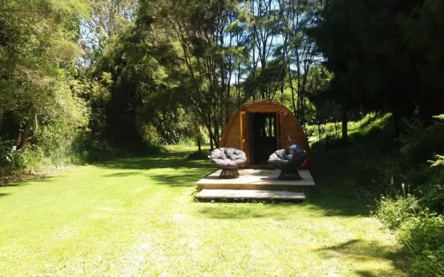 Quirky Woods - Glamping Cabins at Maketu