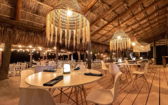 Amaité Beach Hotel