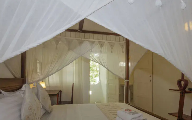 Royce Hotel