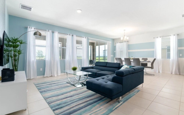 5BR Pool Home w Gameroom