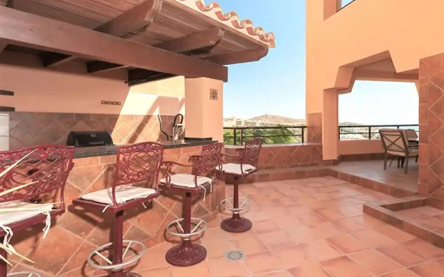 Stunning 4 bed duplex with sea views