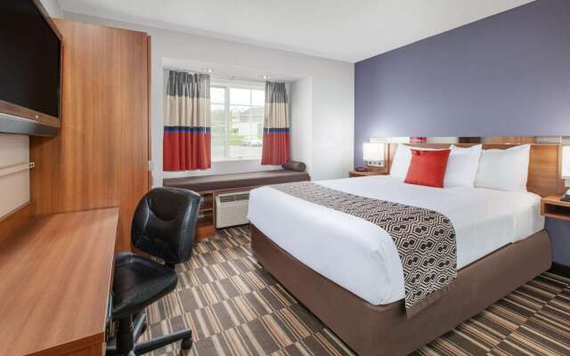 Microtel Inn & Suites by Wyndham Pittsburgh Airport