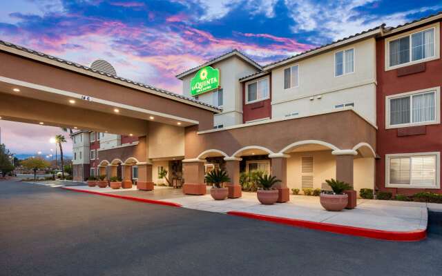 La Quinta Inn & Suites by Wyndham Las Vegas Red Rock