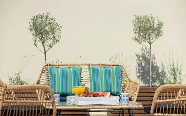 Peach- Sea View Exclusive Maisonette