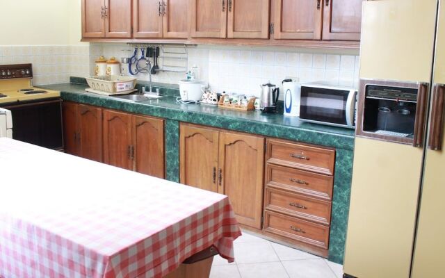 Papucho's Guest House