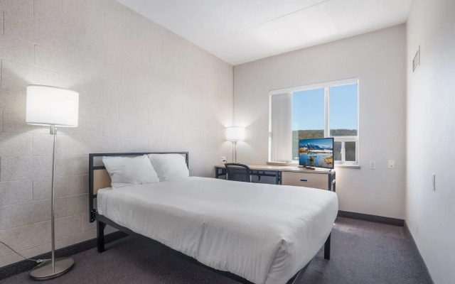 Residence & Conference Centre - Niagara-on-the-Lake