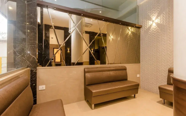 OYO 13089 Hotel Gold Crest