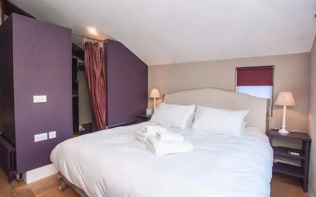 Spacious 2 Bedroom House With Garden