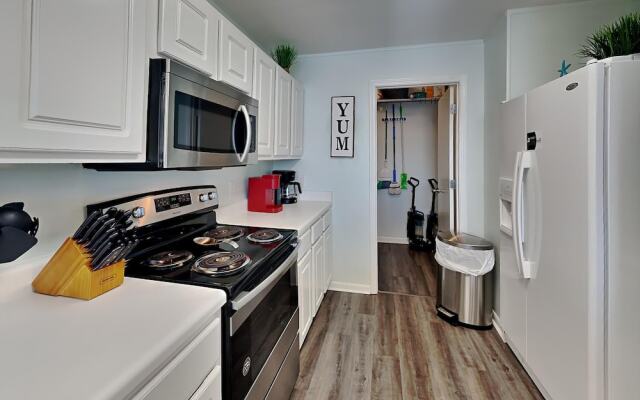 Palm Court Yacht Club #308