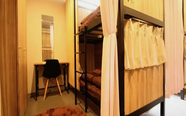 Namba Guesthouse HIVE - Hostel