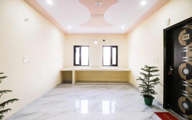 Akash Guest House by OYO Rooms