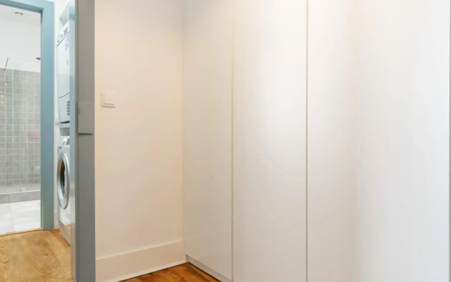 LV Premier Baixa DO1 Spacious Central AC Design