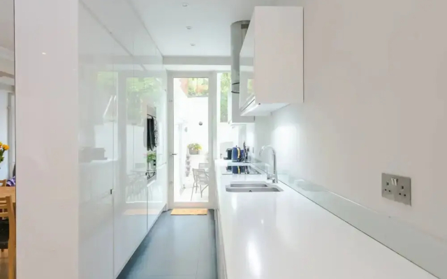 Modern 2 Bedroom Apartment Near Gloucester Road