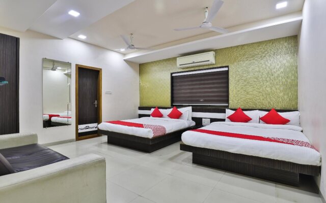 Varma Palace By OYO Rooms