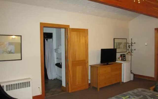 The Lodge at Skeena Landing