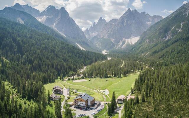 Hotels Dolomitenhof & Chalet Alte Post