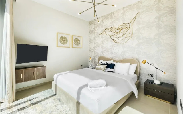 Lux 4BR Duplex in Blvd of Downtown