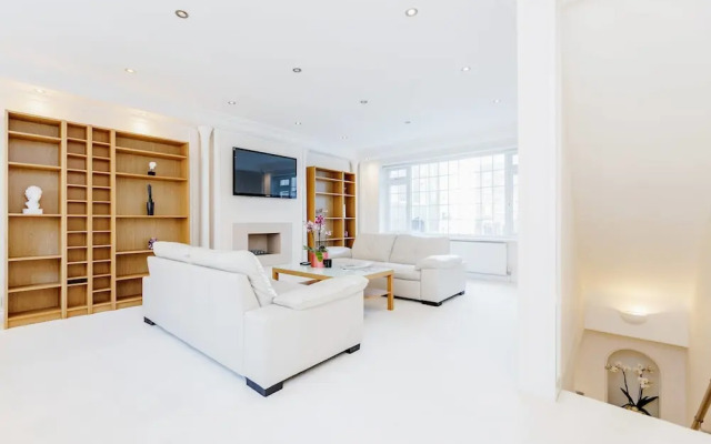 Beautiful House in Heart of Mayfair