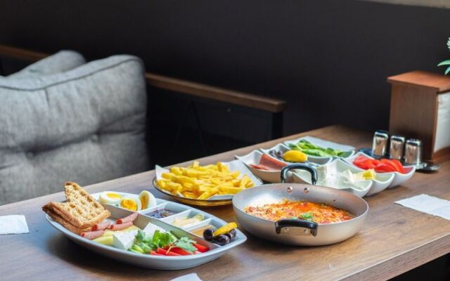 The Hera Suite Hotel