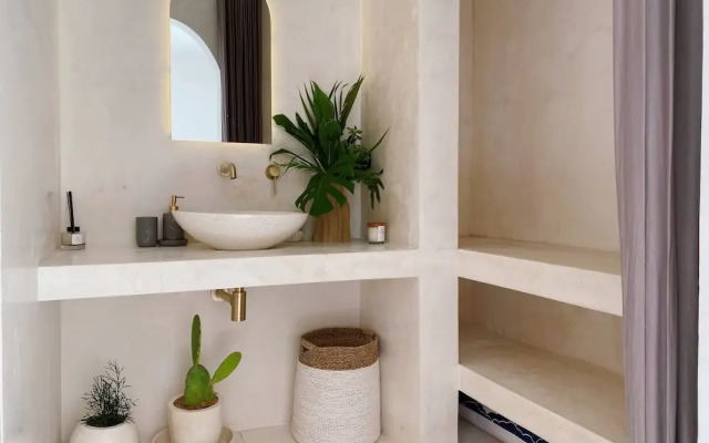 Splendid Villa Eden White Canggu Pool & 2 Bd