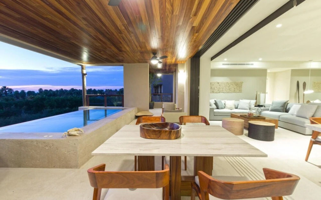 Sunny Vacation Condo 6