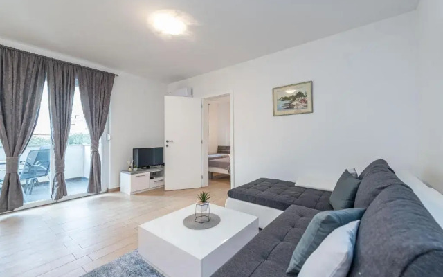 Star 2 modern & centrally ap for 6