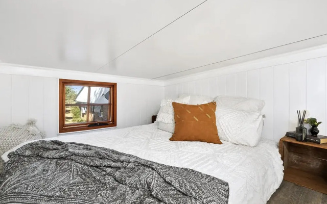 Big Tiny 6Sixteen The Banks