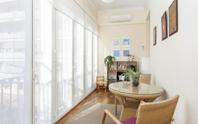 1402 - Elegant City Centre Apartment