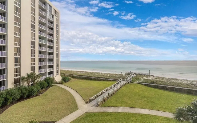 Shoreline 2042 Condo by RedAwning