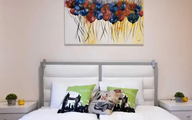 Art Apartment Near Mamila best Location 1