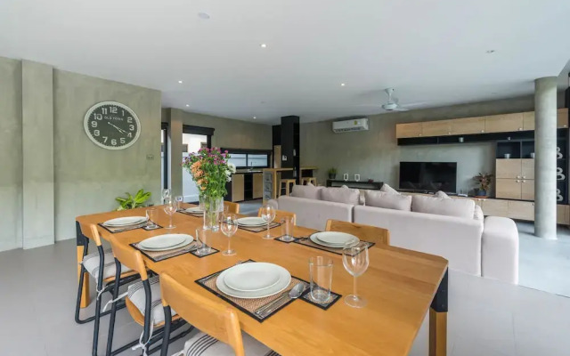 Luxury 3 Bedroom Pool Villa Angle